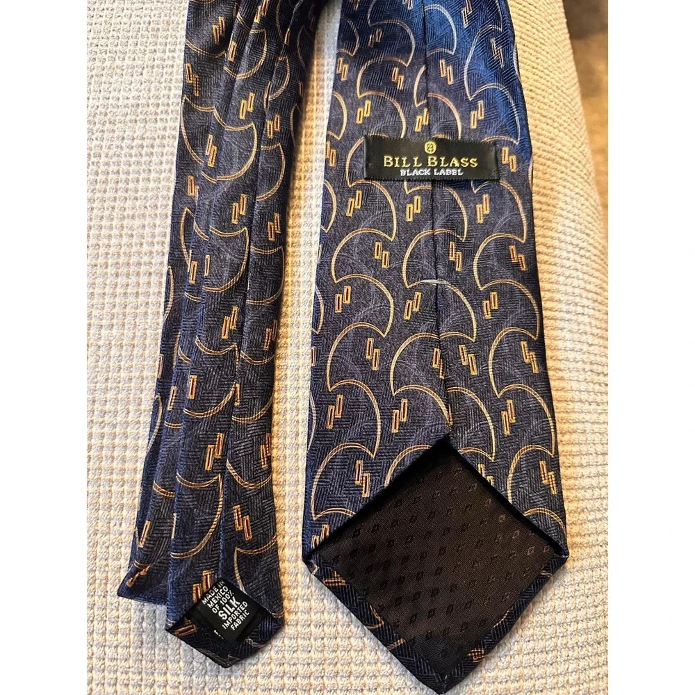 Bill Blass Black Label Mens Silk Tie‎ Navy Gold Scallop Art Deco Geometric